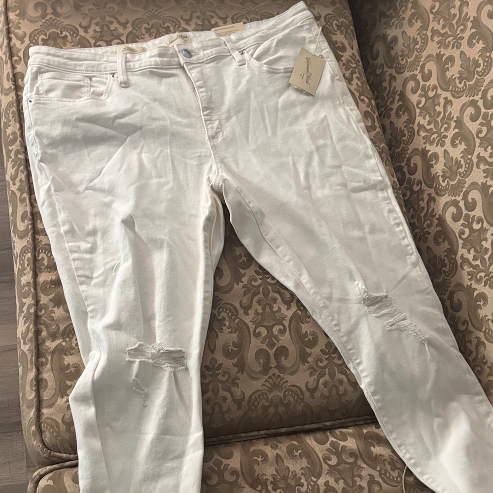 Universal Thread Women's White Skinny Jeans